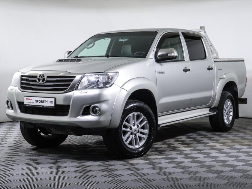 Тойота Хайлюкс 2013