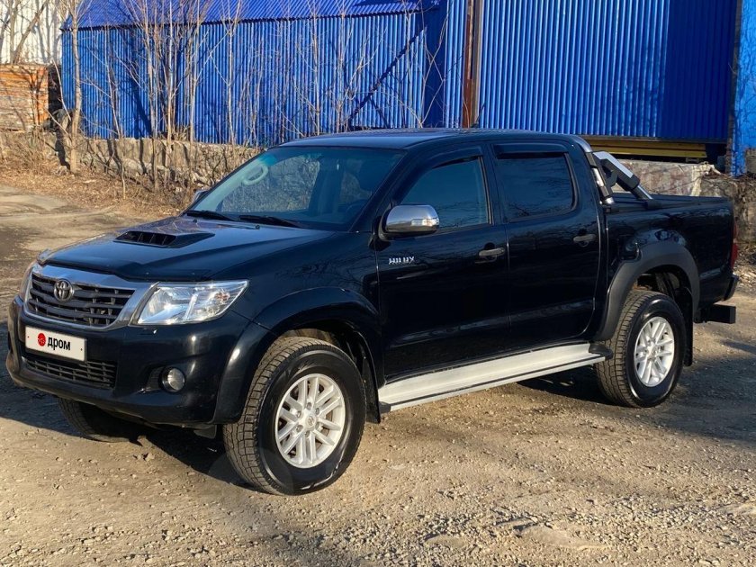 Тойота хайлюкс 2012
