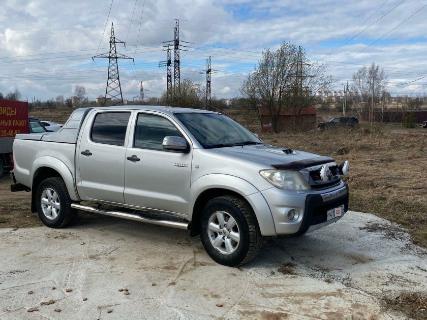 Тойота хайлюкс 2012