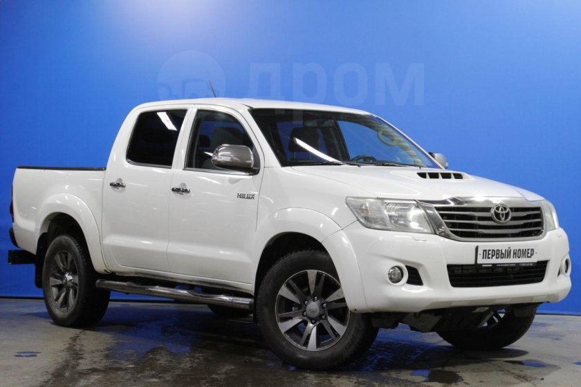 Тойота хайлюкс 2013