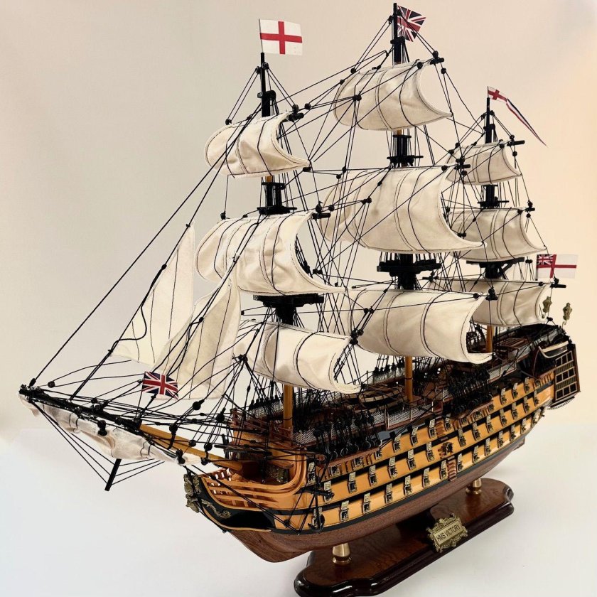 Модель корабля hms victory