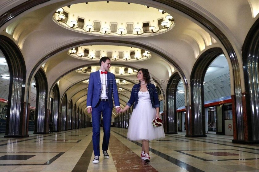 Станция метро Маяковская свадьба