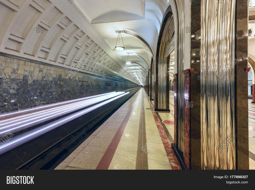 Станция метро Маяковская Москва фото