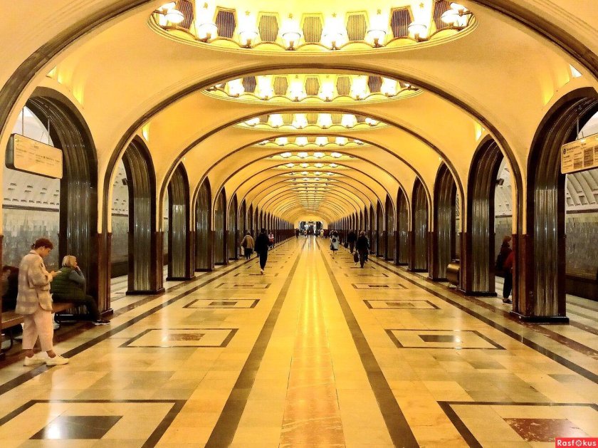 Маяковская станция метро москва