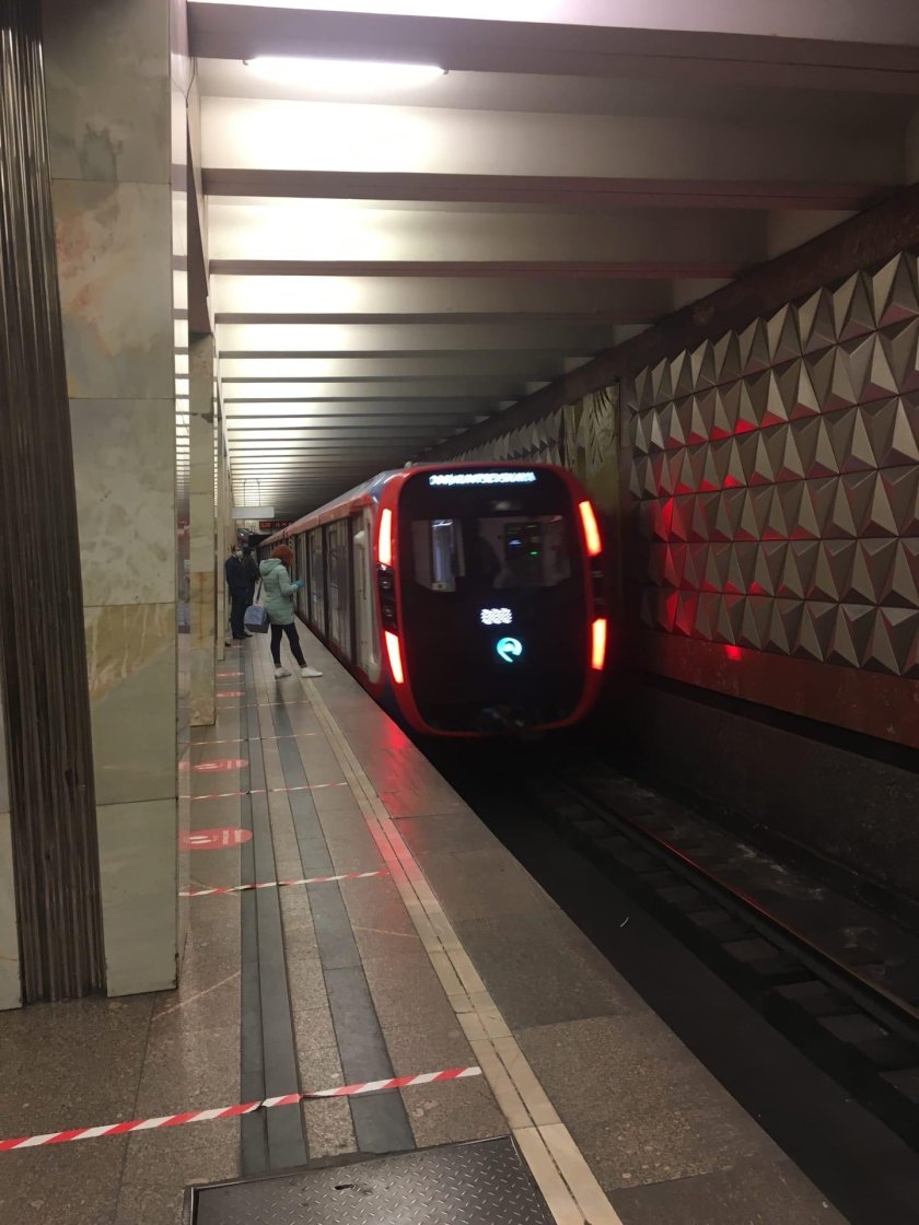 Метропоезд Москва 2020