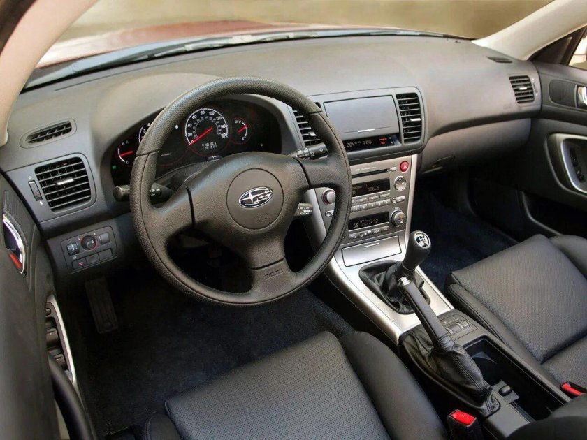 Субару Аутбек 2006 салон