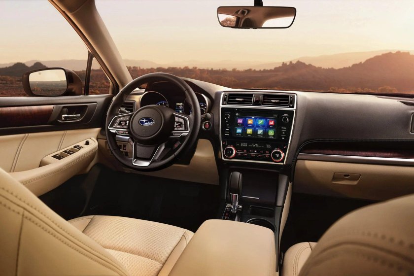 Субару Аутбек 2015