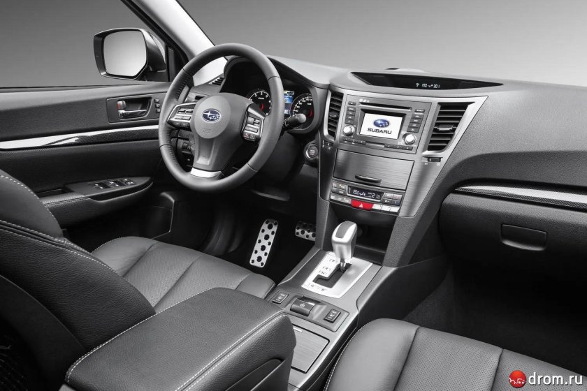 Subaru Legacy 2012 салон