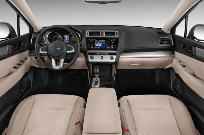 Subaru Legacy 2017 салон