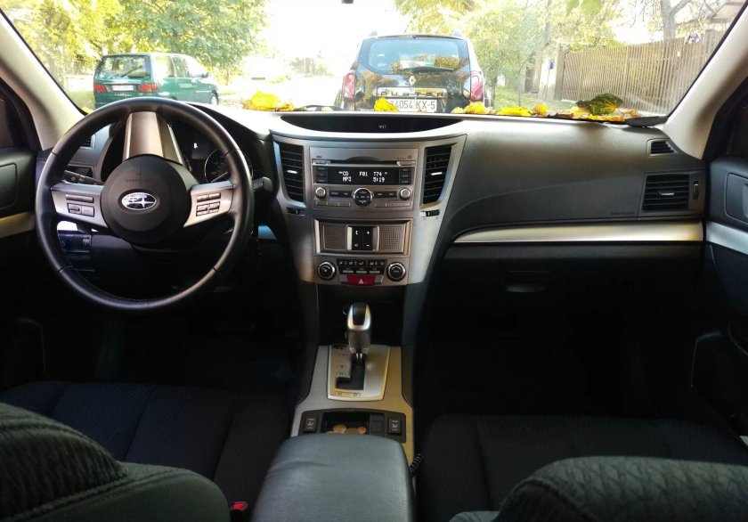 Subaru Outback 2010 салон