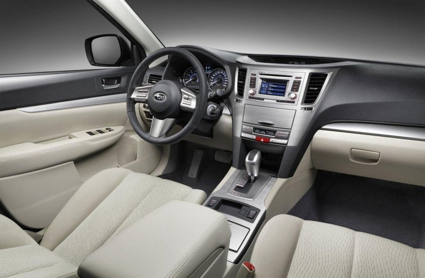 Субару Аутбек 4