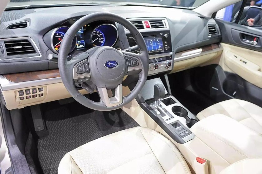 Subaru Outback 2015 салон