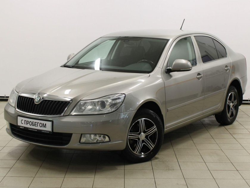 Шкода Октавия 2011