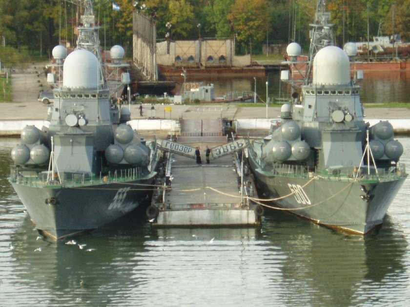 МРК зыбь Балтийский флот 560