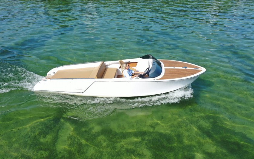 Катер лодка