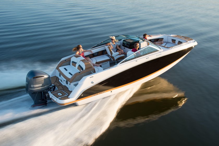 Моторный катер xsr48.