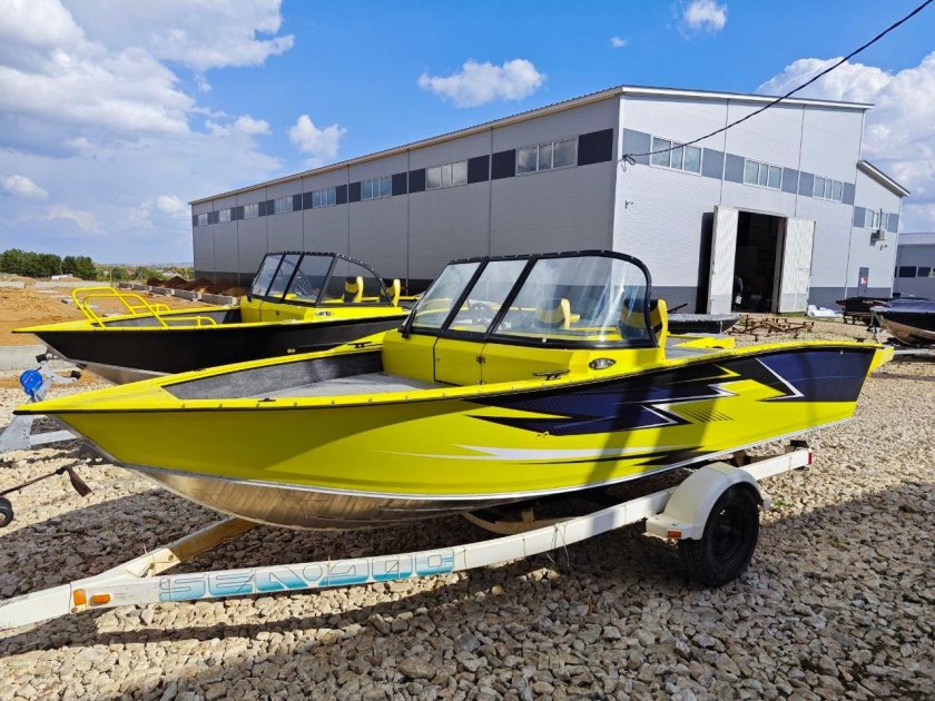 Моторная лодка