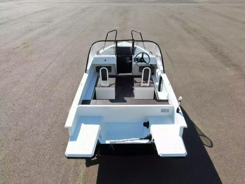 Лодка неман 400