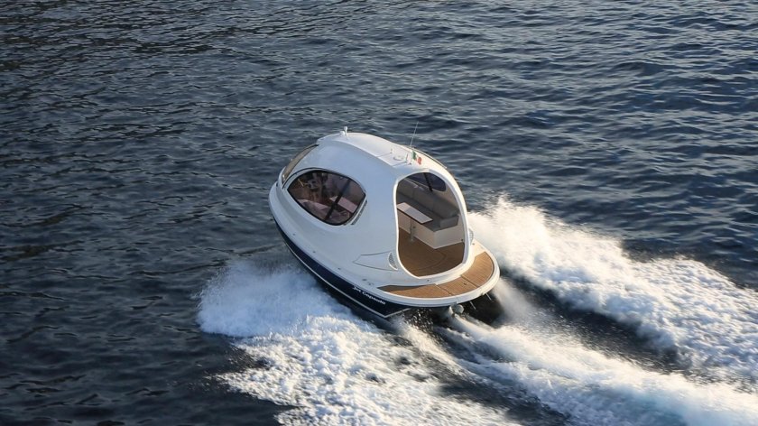 Мини яхта Jet Capsule