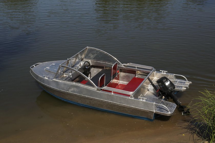 Лодка алюминиевая под 30 мотор