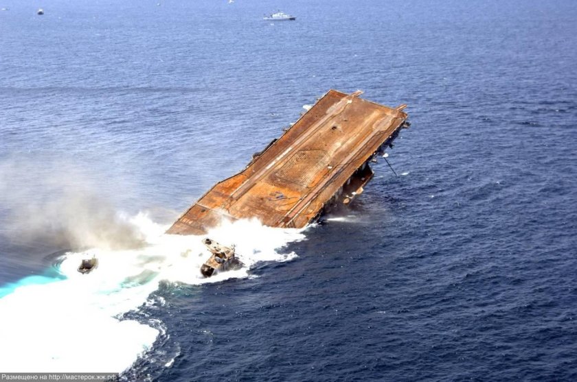 Авианосец Oriskany