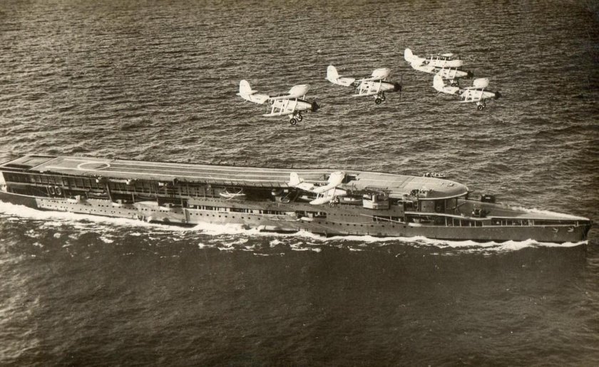 Авианосец Фьюриес