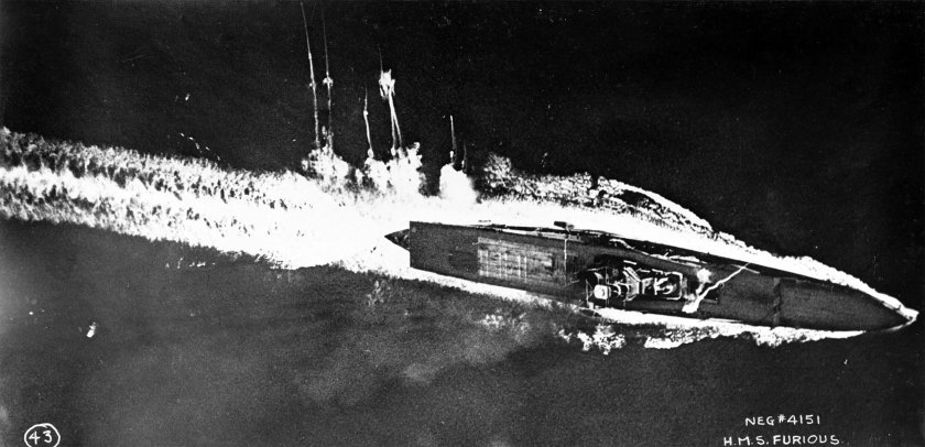 Авианосец Фьюриес HMS Furious