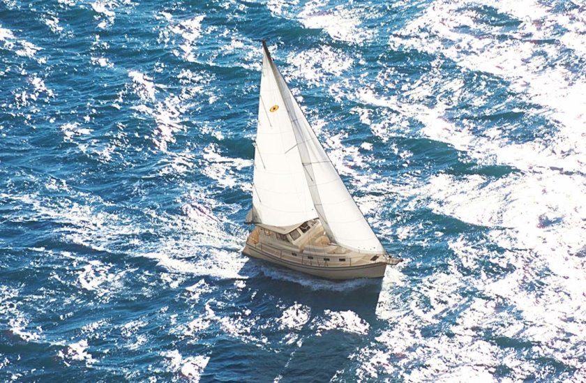 Парусная яхта Island Packet 45