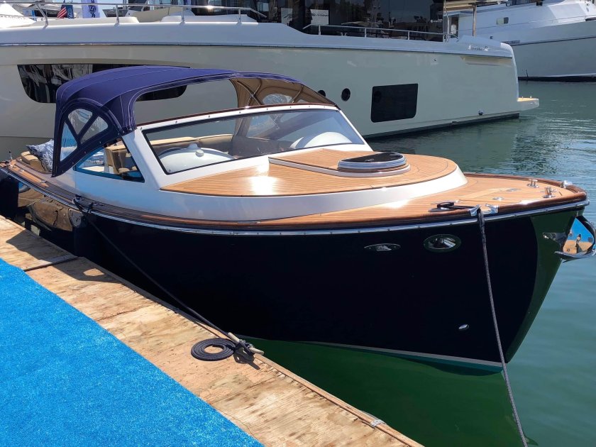 Катер лодка