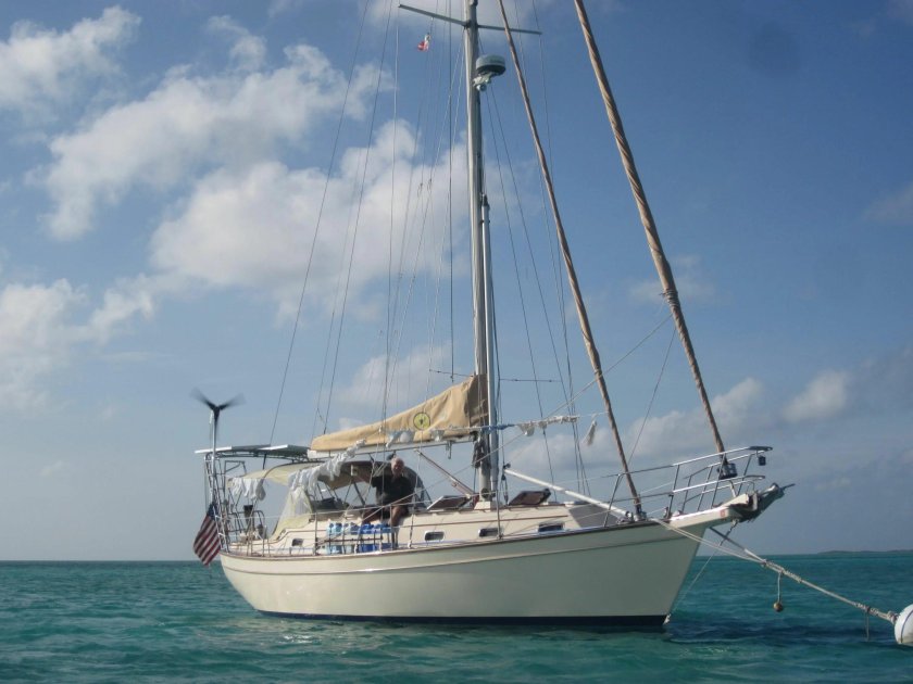 Парусная яхта Island Packet 45