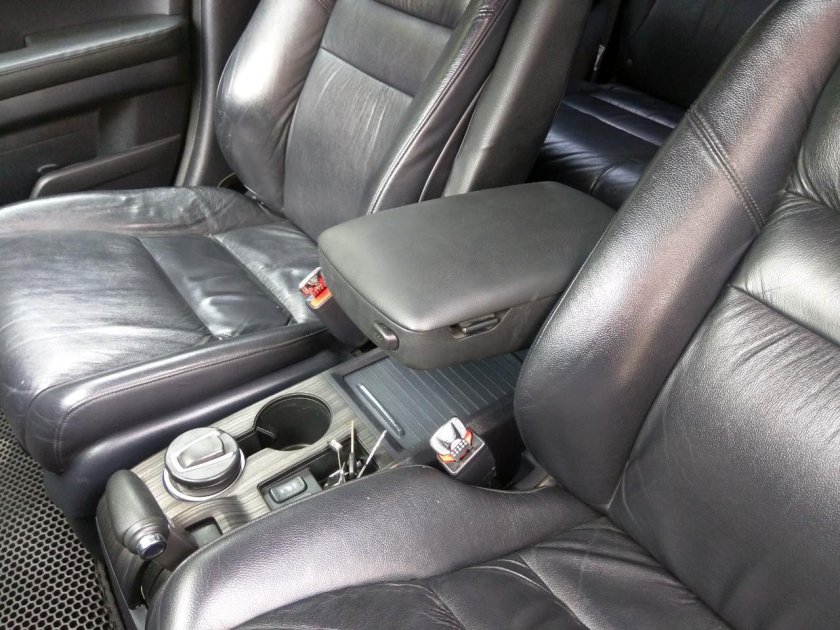 Honda CR-V 3 подлокотник