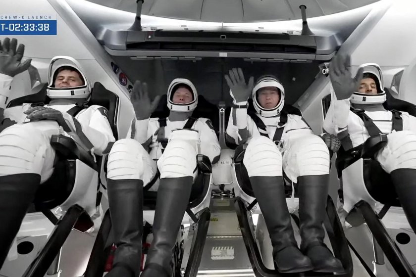 Крю драгон космический корабль