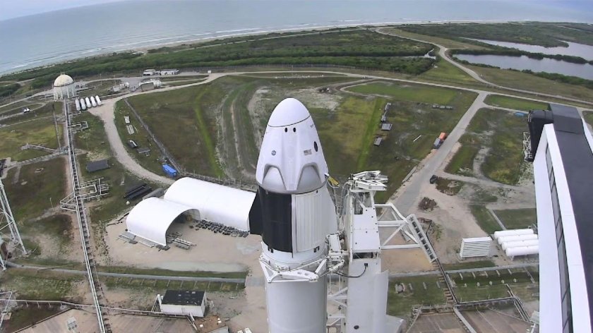 Dragon Илона маска