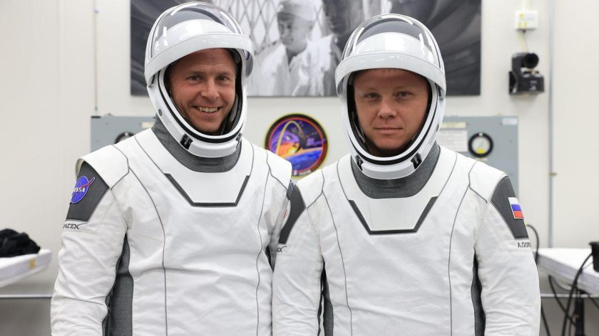 Spacex crew dragon скафандр