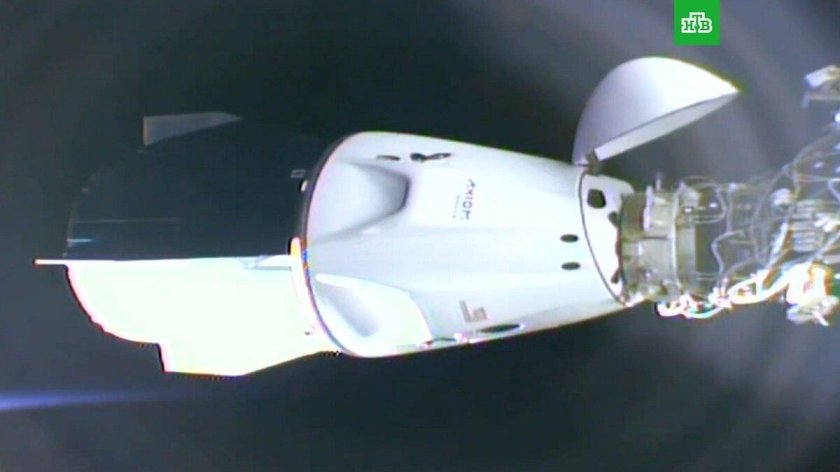 Космические корабли в космосе