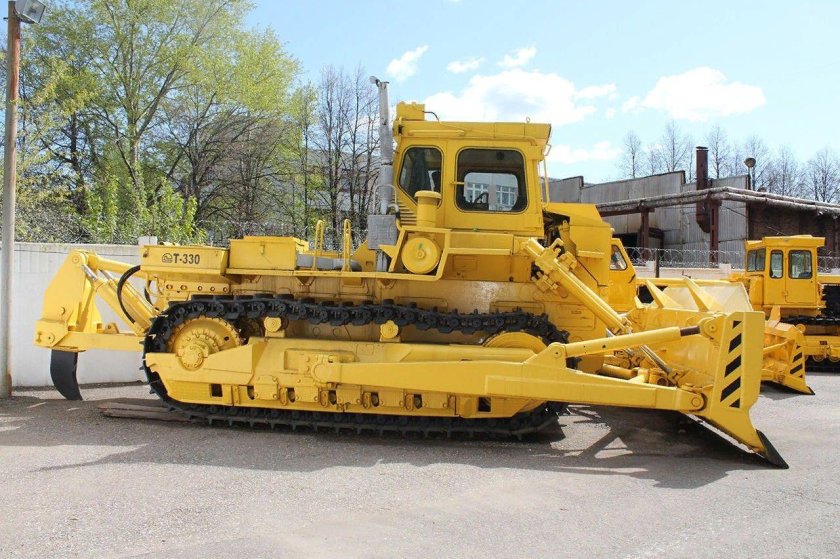 Бульдозер ЧЗПТ Т-330
