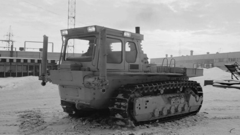 Т-330 трактор