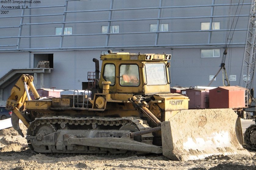 Бульдозер ЧТЗ т330