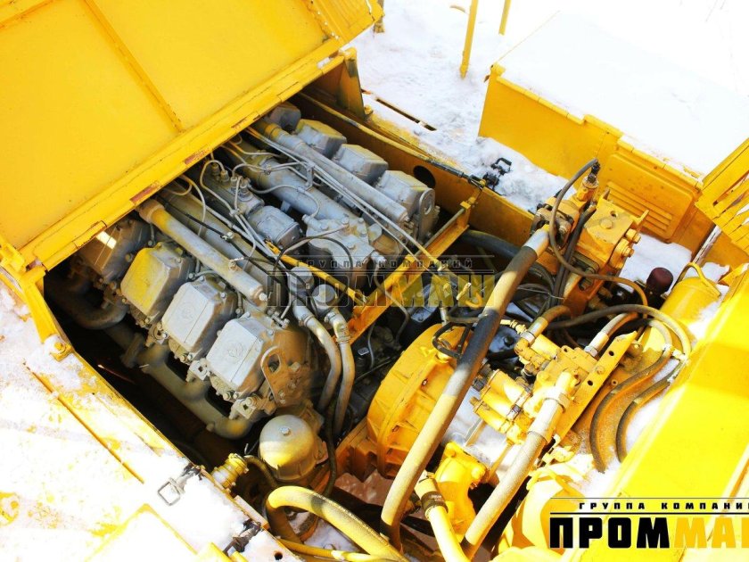 ЧЕТРА 330 бульдозер