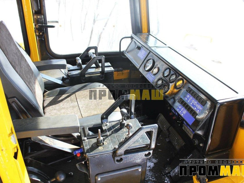 Кабина бульдозера ЧЕТРА Т-11