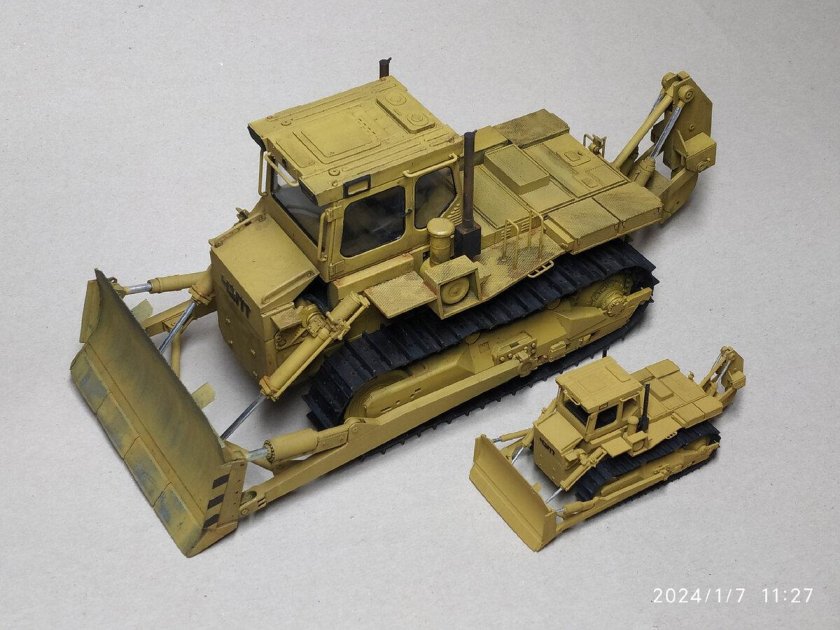 Сборная модель бульдозер