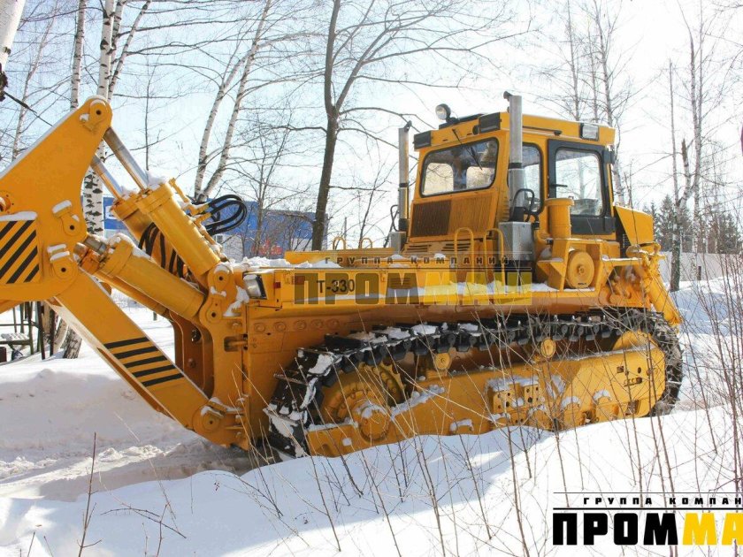 ЧЕТРА 330 бульдозер