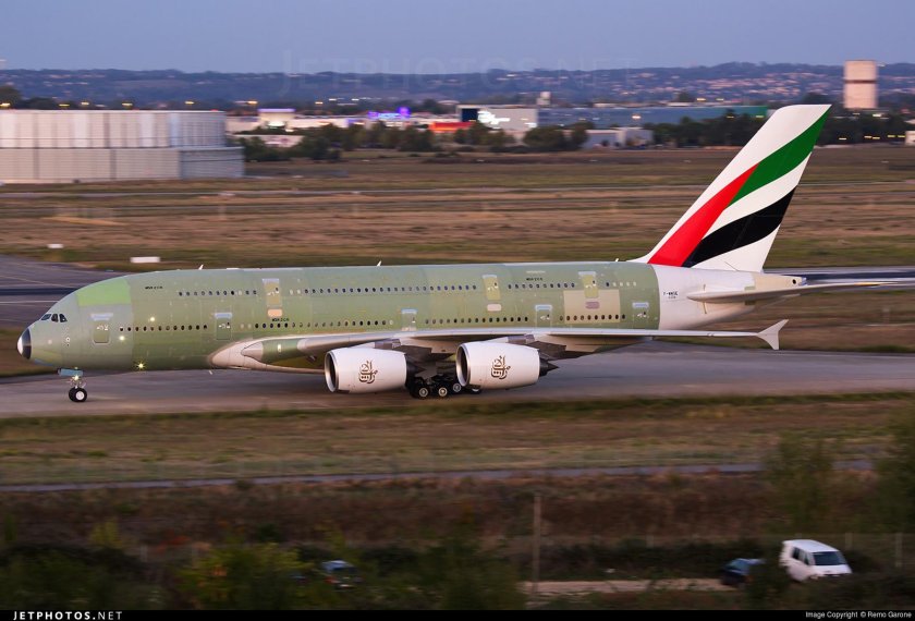 Аэробус а380-800 эмирейтс