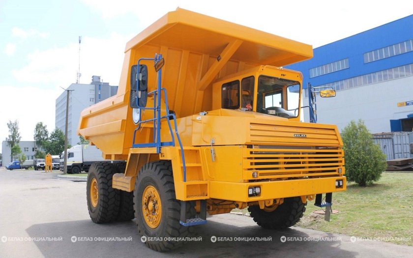 Карьерный самосвал белаз-7540в
