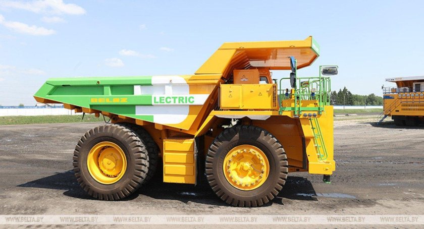 Самосвал БЕЛАЗ-75581