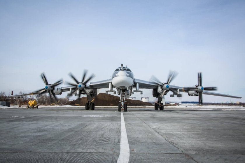 Энгельсский военный аэродром самолеты