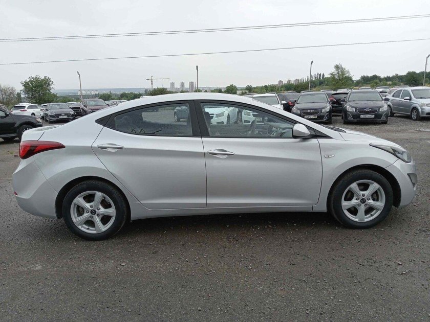 Hyundai elantra v md