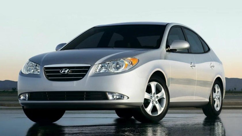 Hyundai Elantra 4