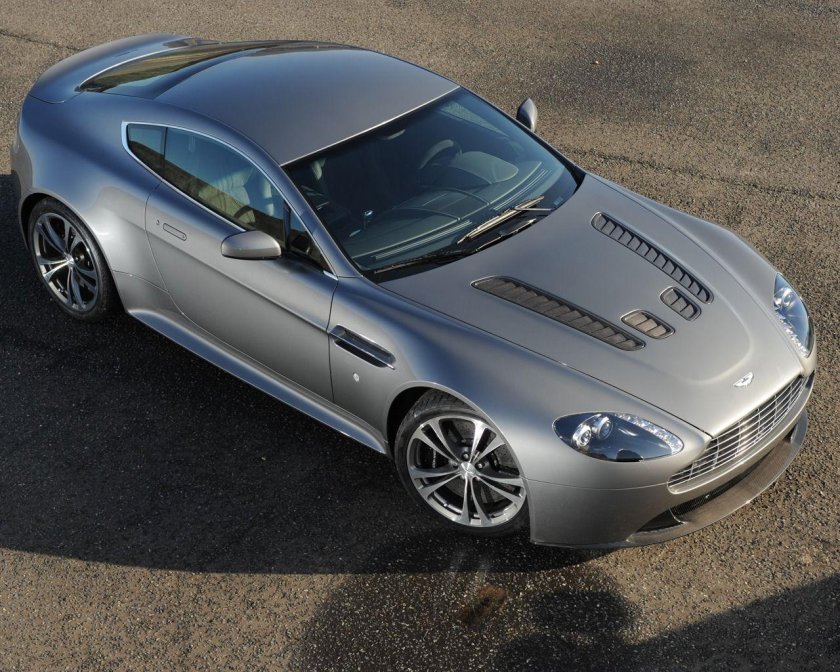 Астон мартин v12 vantage