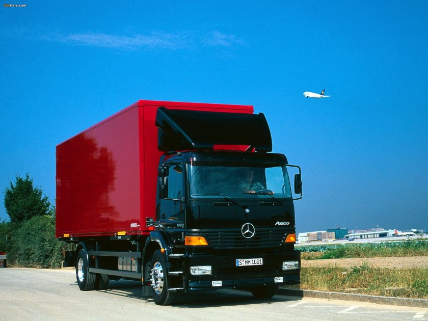 Mercedes-Benz 1823 Atego